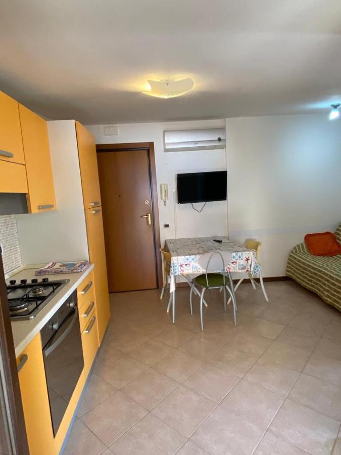 Appartamento Casa Vacanze 70M2 Альба-Адріатіка Екстер'єр фото